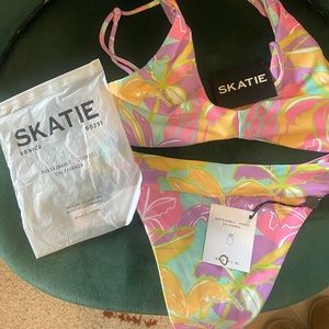Skatie Palm Springs color 2-piece bikini size small